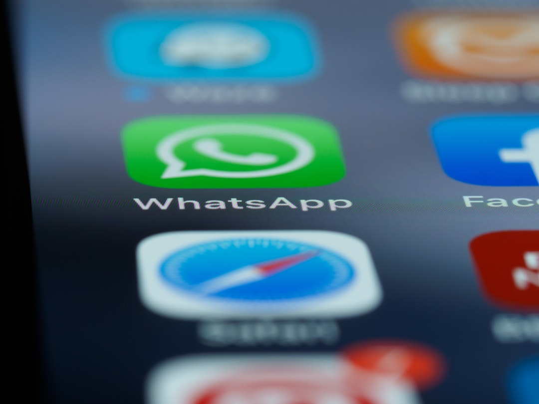 Automazione WhatsApp Business per PMI: messaggi, listini e assistenza senza far fallire il tuo telefono