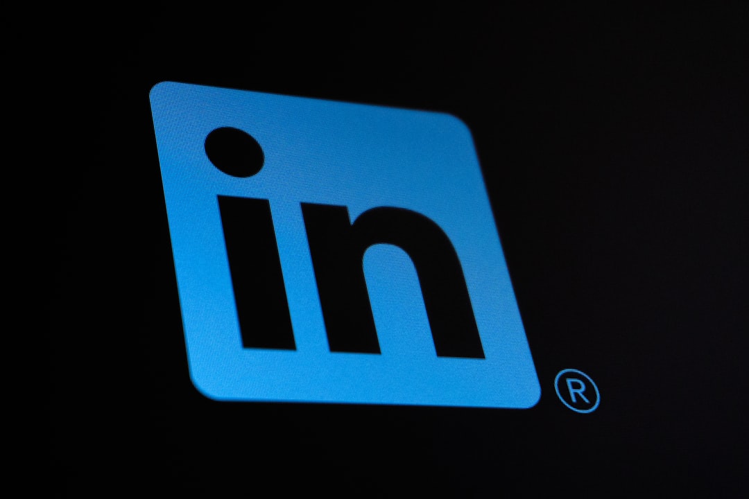 LinkedIn che porta contatti: il piano editoriale per professionisti (format e frequenza)