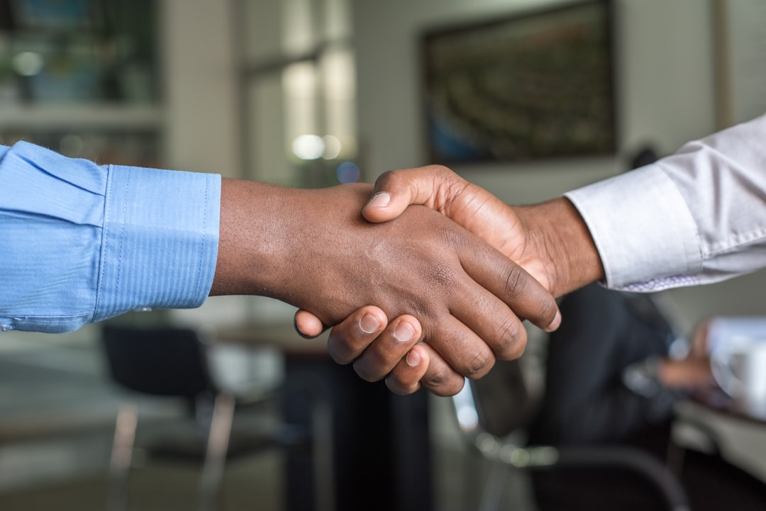 Cliente che chiede sconti: 7 strategie per difendere i prezzi (senza perderlo)