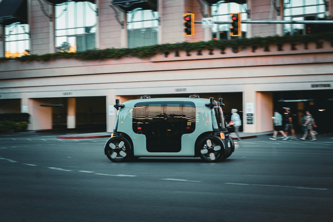 Travis Kalanick Punta ai Robotaxi con Atoms Nuova Sfida per il Business Italiano