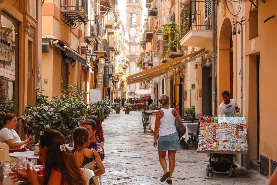 Quanto farsi pagare per la gestione social: tariffe reali in Italia nel 2026