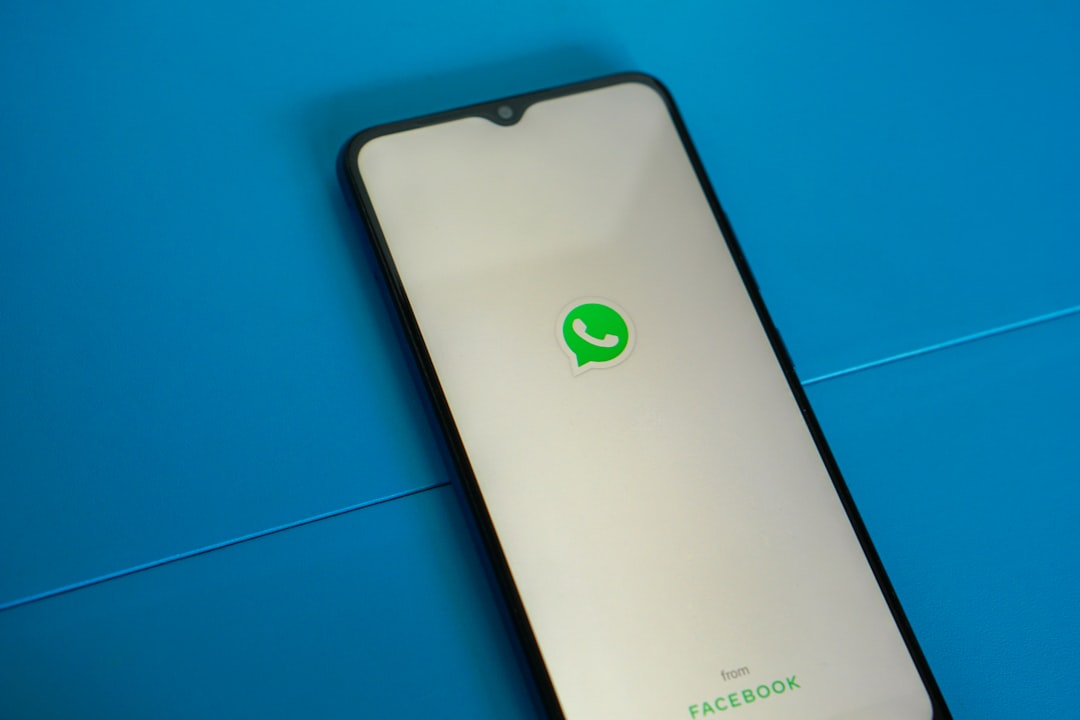 Chatbot WhatsApp che accoglie e converte: la guida per agenzie e brand
