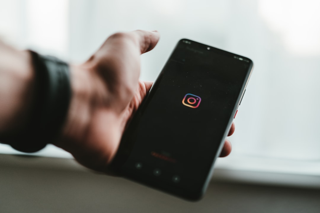 Instagram 2026: L'algoritmo premia le micro-comunità. Ecco la nuova metrica che cambia tutto
