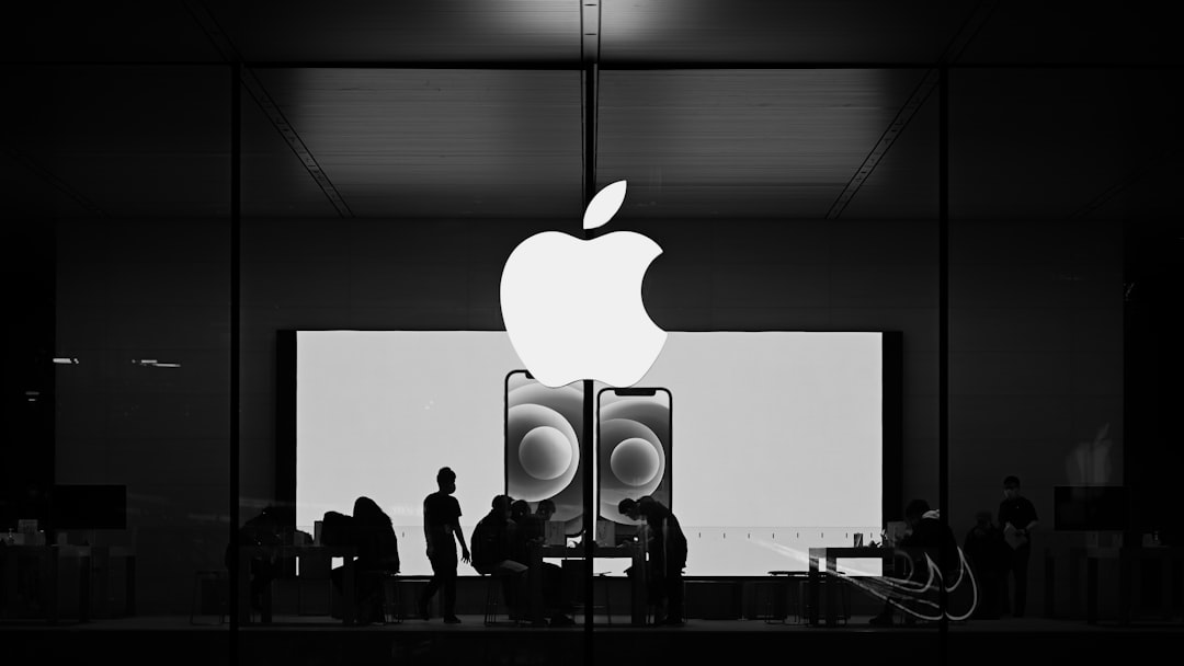Apple Intelligence approvato in Cina con Alibaba e Baidu: cosa cambia per agenzie e brand italiani