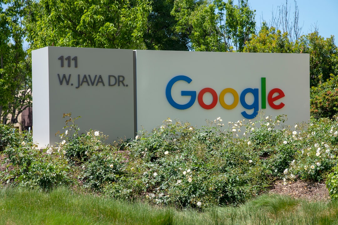 Google costretto a condividere dati di ricerca: cosa cambia per agenzie e brand italiani