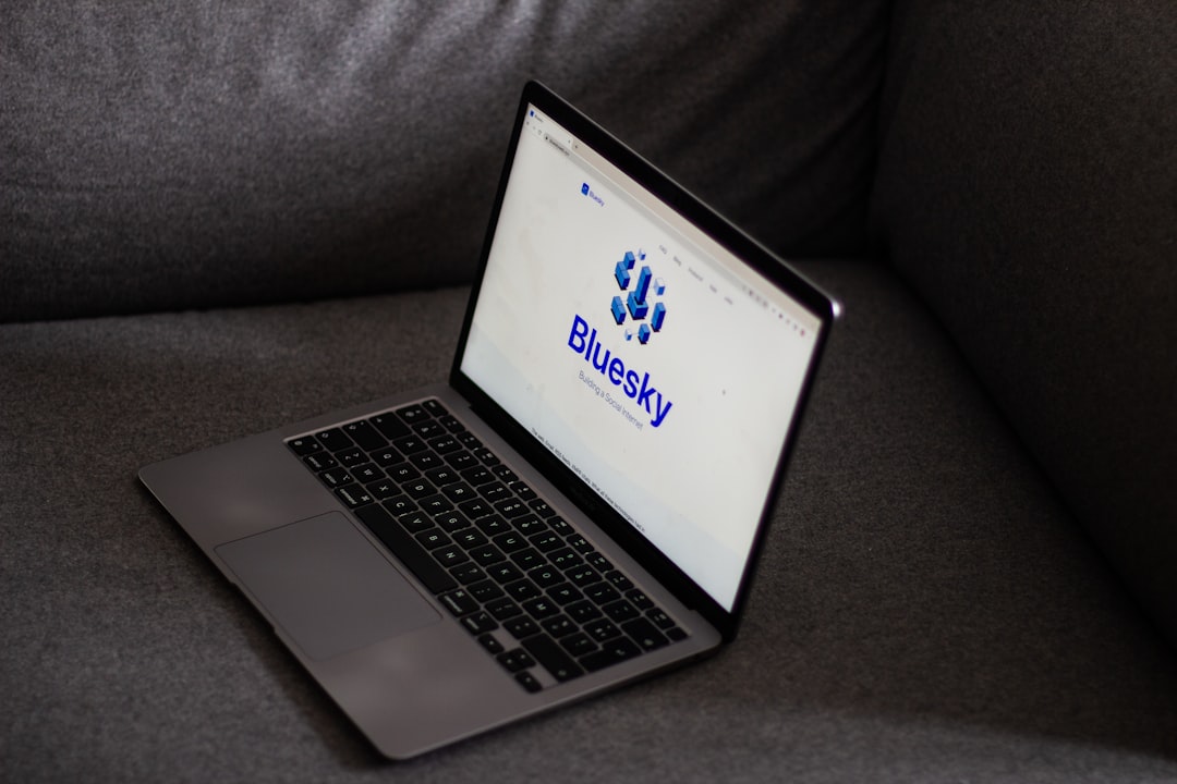 Bluesky Attie Si Trasforma in un Tool di Ricerca Sociale Aperto: Cosa Cambia per le Agenzie