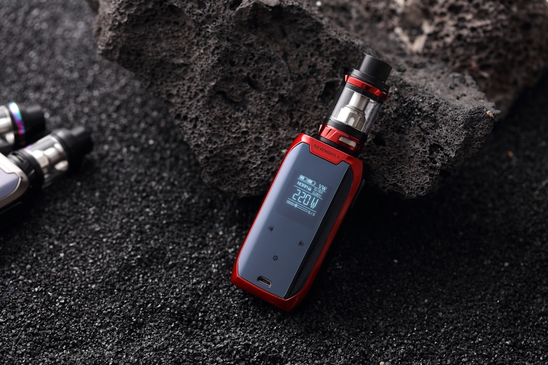 Vape cinesi con sostanze più forti della nicotina: cosa rischiano agenzie e brand