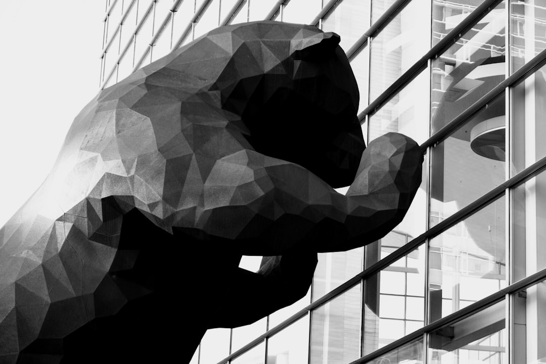 LLM vulnerabili per progettazione, cosa cambia per la sicurezza delle agenzie