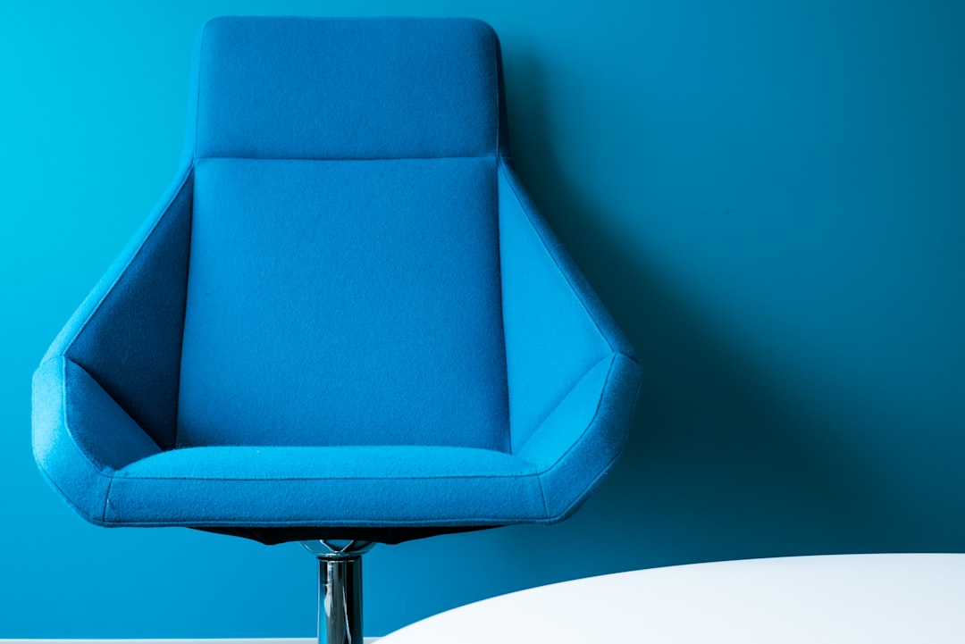 Le migliori sedie ergonomiche 2026 secondo WIRED. Cosa insegna alle agenzie