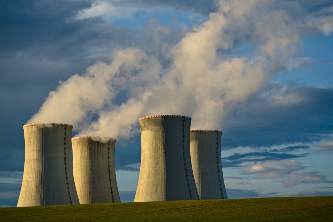Nucleare, batterie e AI: tre trend energetici che cambiano il marketing nel 2026