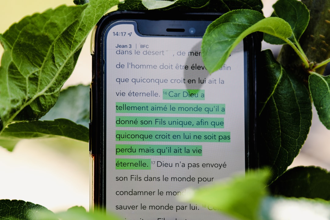 OpenAI sperimenta gli annunci con agenti AI. Cosa cambia per chi gestisce campagne
