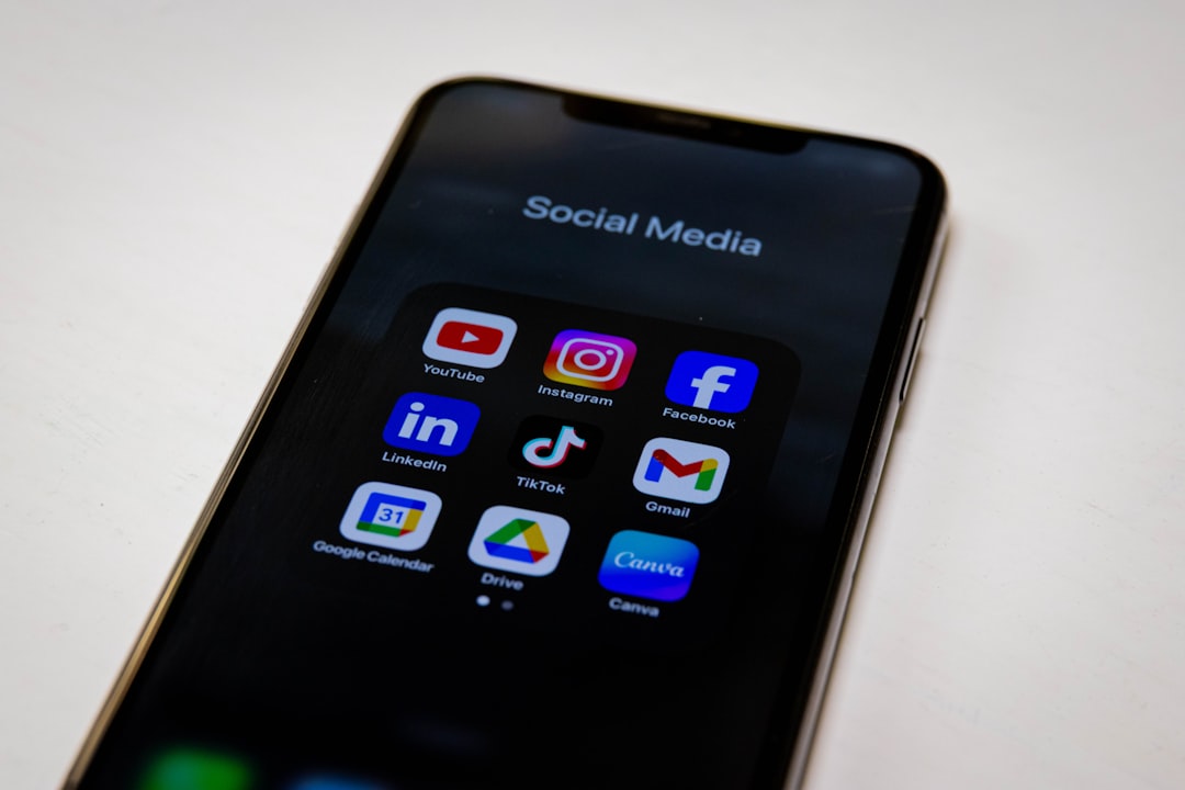 Meta sotto attacco legale per dipendenza da social. Cosa cambia per chi gestisce pagine e campagne