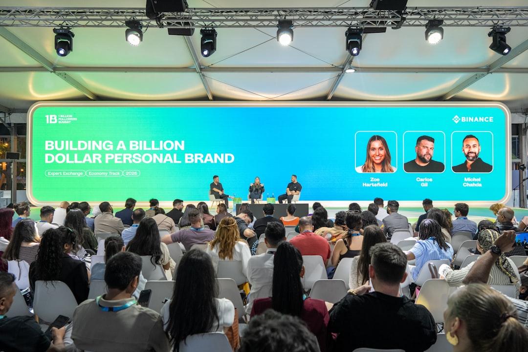 Personal brand: il piano editoriale che ti fa scegliere (non inseguire)