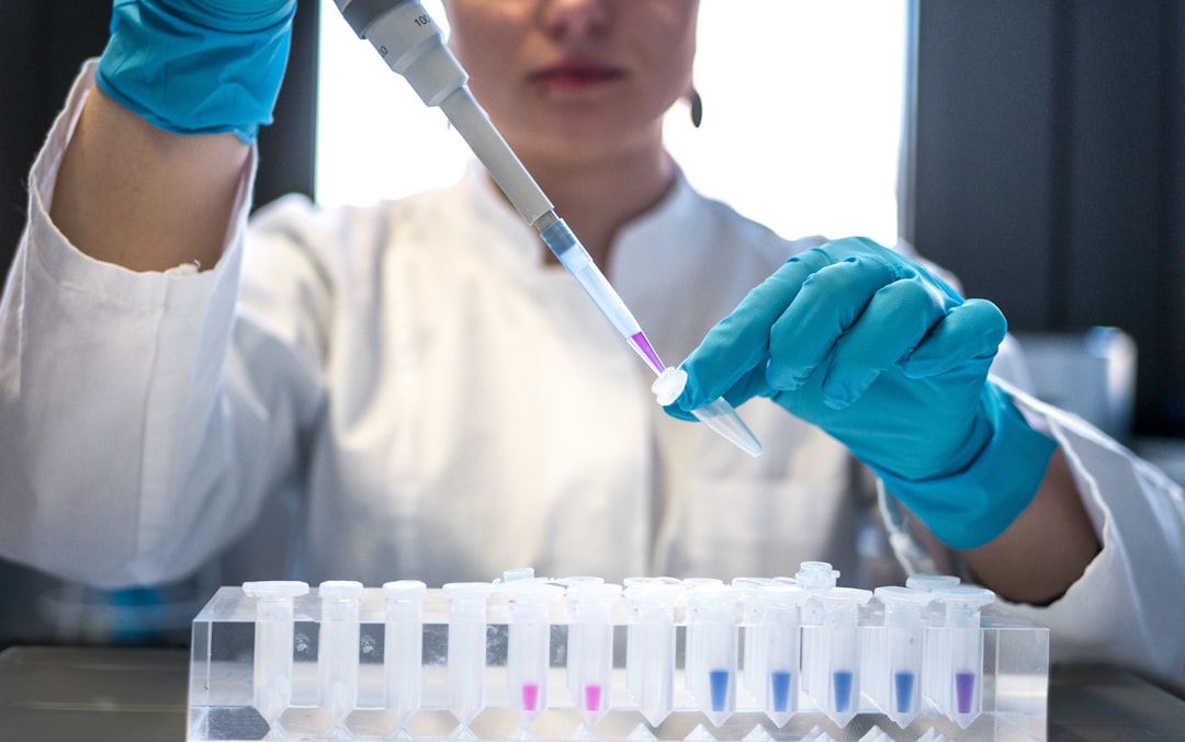 Quando l'AI progetta un farmaco, di chi è il merito? La lezione per il marketing